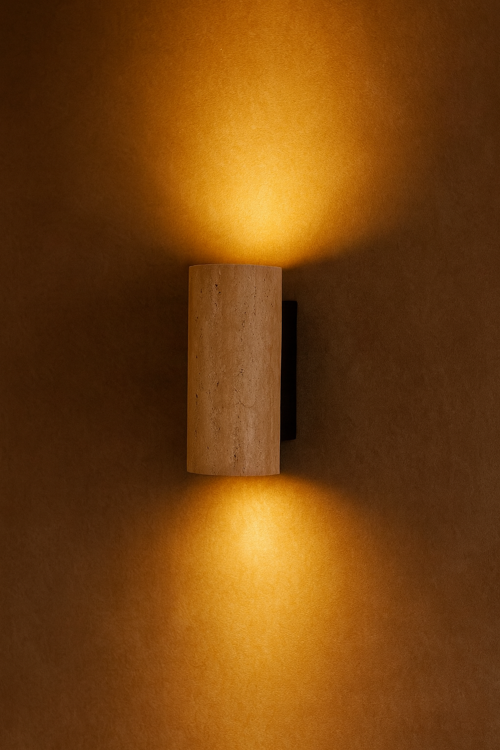 מנורת קיר טרוונטין טבעי – עיצוב כפול