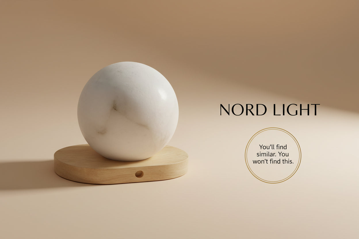 מנורת קיר MARBLE WOOD BALL – עץ ושיש טבעי בעבודת יד