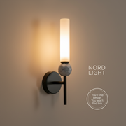 מנורת קיר LUMINA ORB – תאורת קיר מעוצבת עם זכוכית אופל