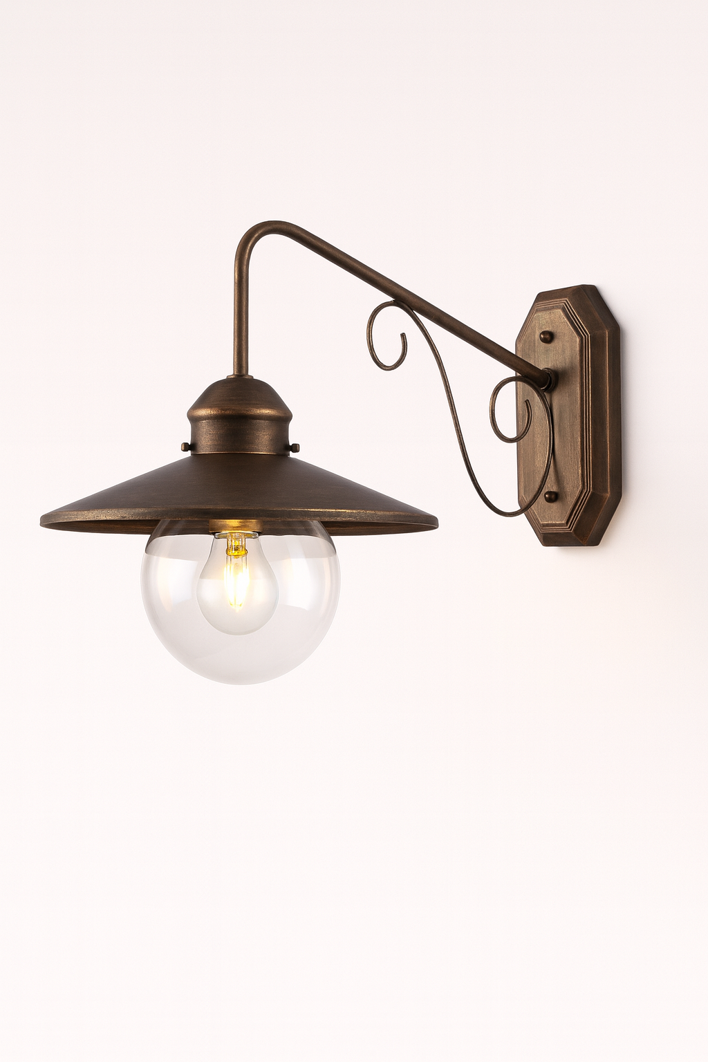 ולנסיה C – מנורת קיר קלאסית בעיצוב וינטג’ אלגנטי