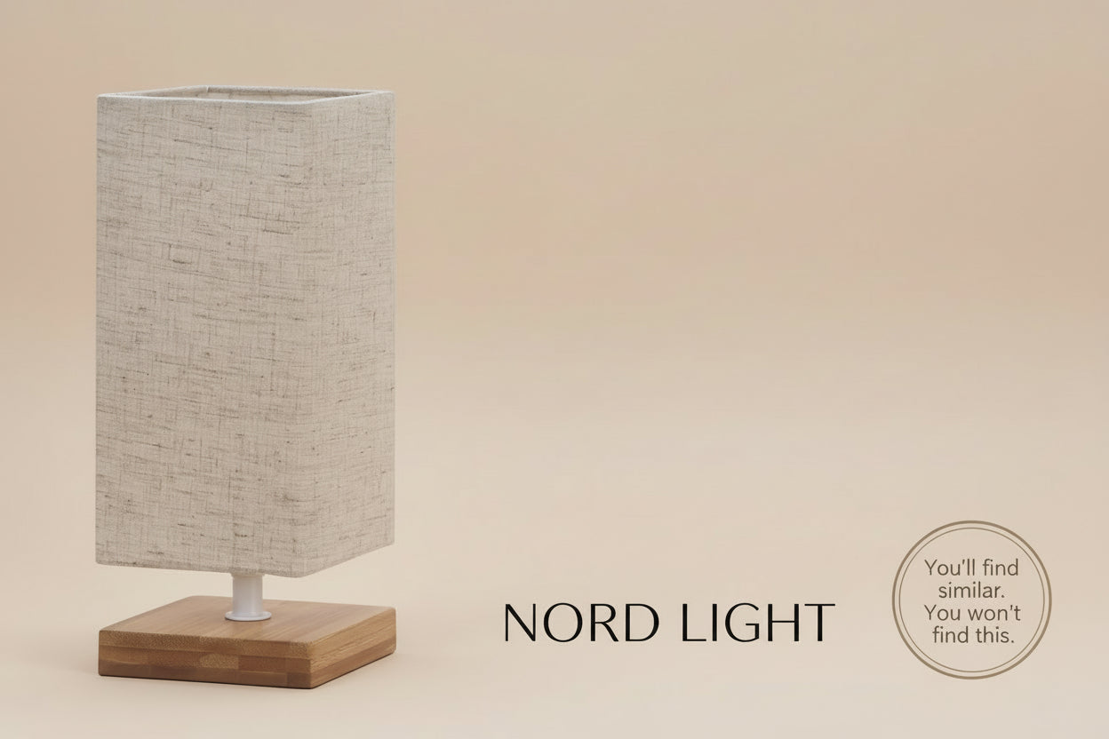 מנורת שולחן NORDIC SOFT – מנורת לילה אלגנטית בשילוב בסיס בגוון עץ
