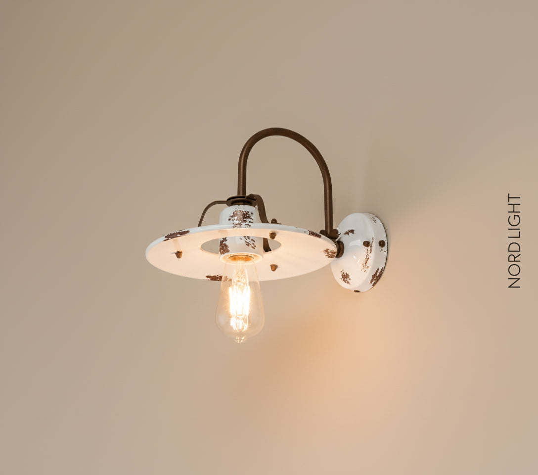 נאופולי כפרי 24 – גוף תאורה וינטג' קלאסי בעיצוב איטלקי