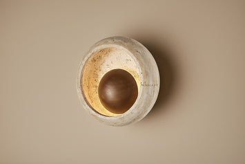 TRAVERTINO 332 – מנורת קיר אבן טרוונטין בשילוב עץ