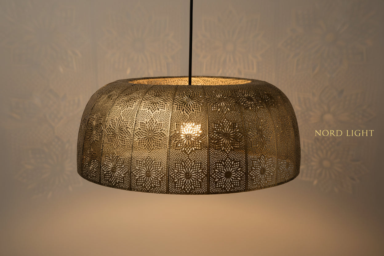 MARRA ORO – מנורת תלייה דקורטיבית בעבודת מתכת מחוררת