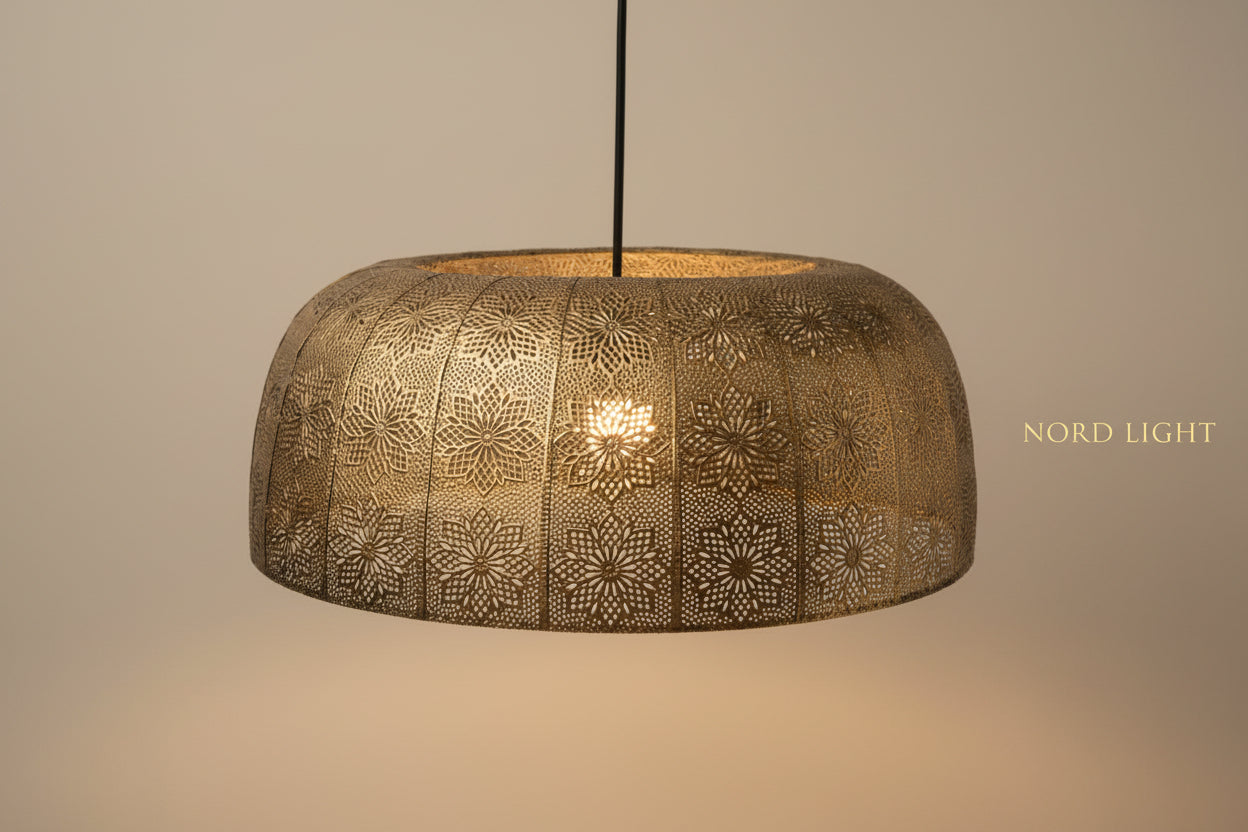 MARRA ORO – מנורת תלייה דקורטיבית בעבודת מתכת מחוררת