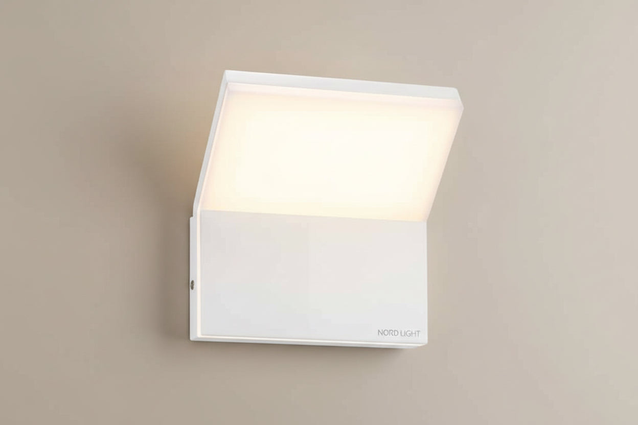 FLUXA 360
פנס הצפה דקורטיבי LED לקיר | IP65| שחור / לבן | 2 גדלים לבחירה