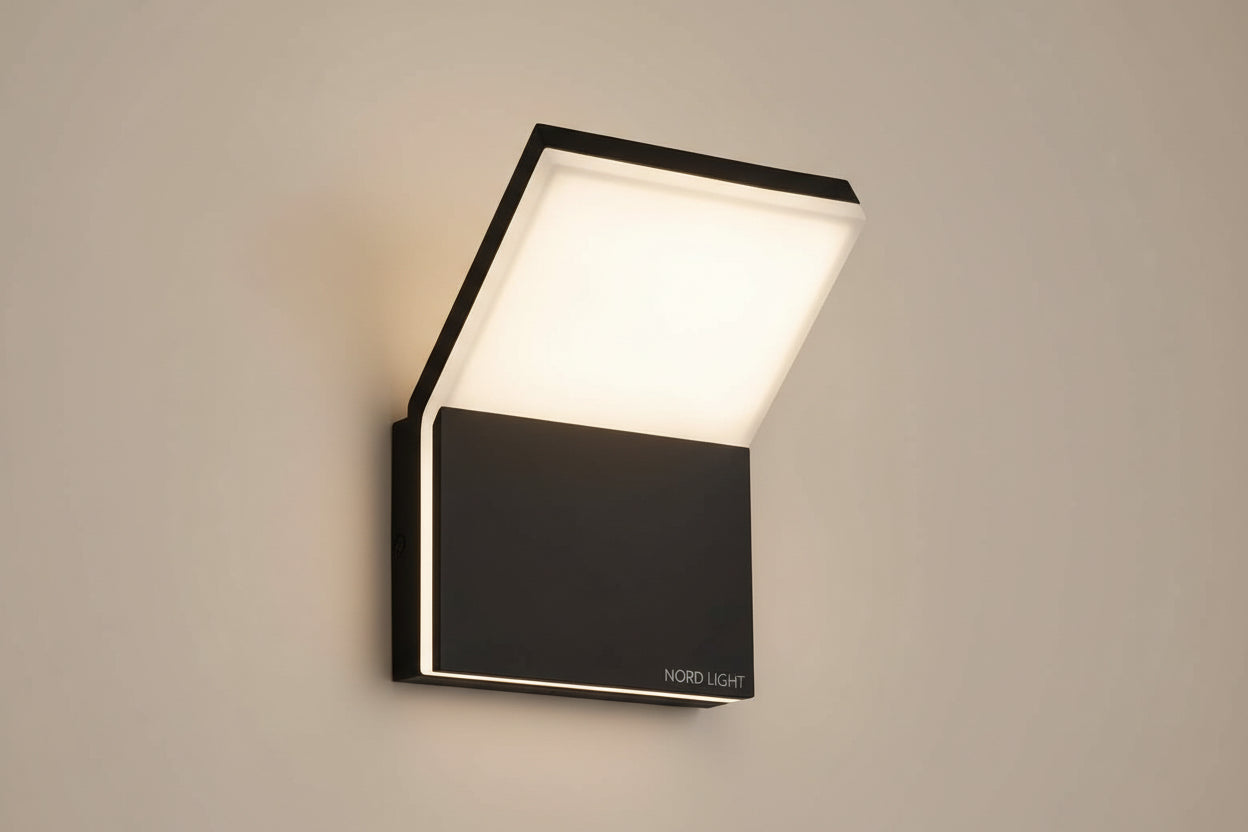 FLUXA 360
פנס הצפה דקורטיבי LED לקיר | IP65| שחור / לבן | 2 גדלים לבחירה