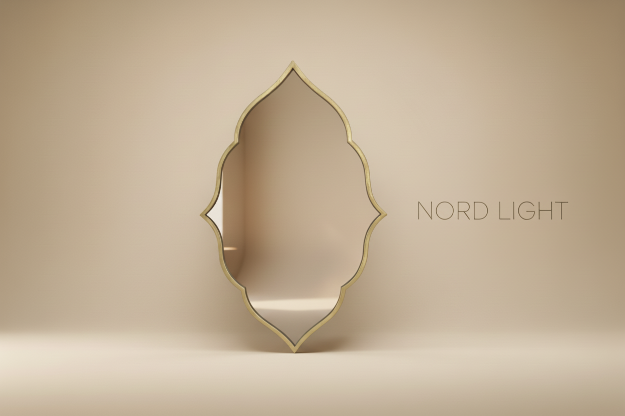 מראת קיר דקורטיבית בעיצוב אוריינטלי אלגנטי – 80×50 ס”מ