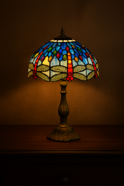 מנורת שולחן טיפאני אמיתית – קלאסיקה על-זמנית בעבודת יד