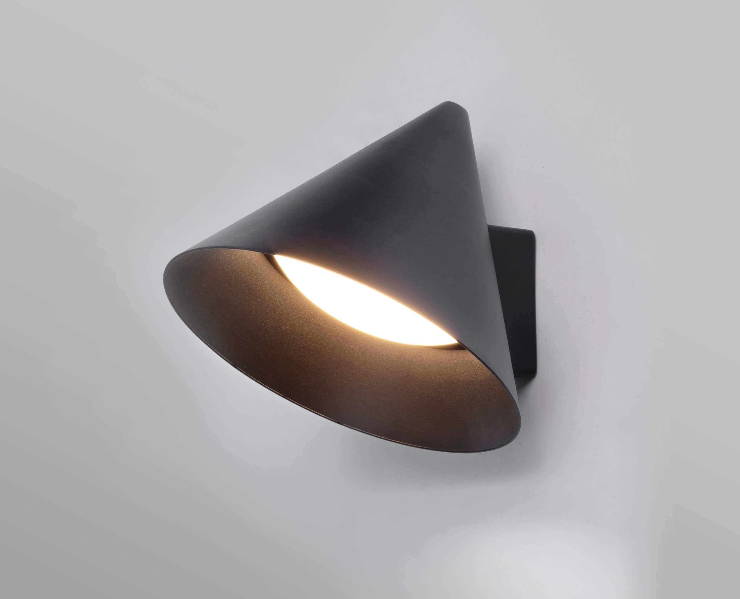 קיר קונוס גינה מודרני