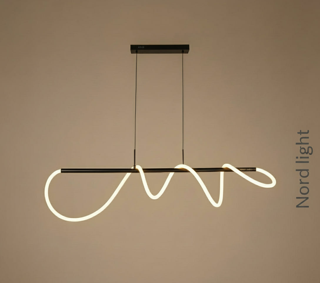 מנורת תליה. לד בצורת נחש על בסיס שחור