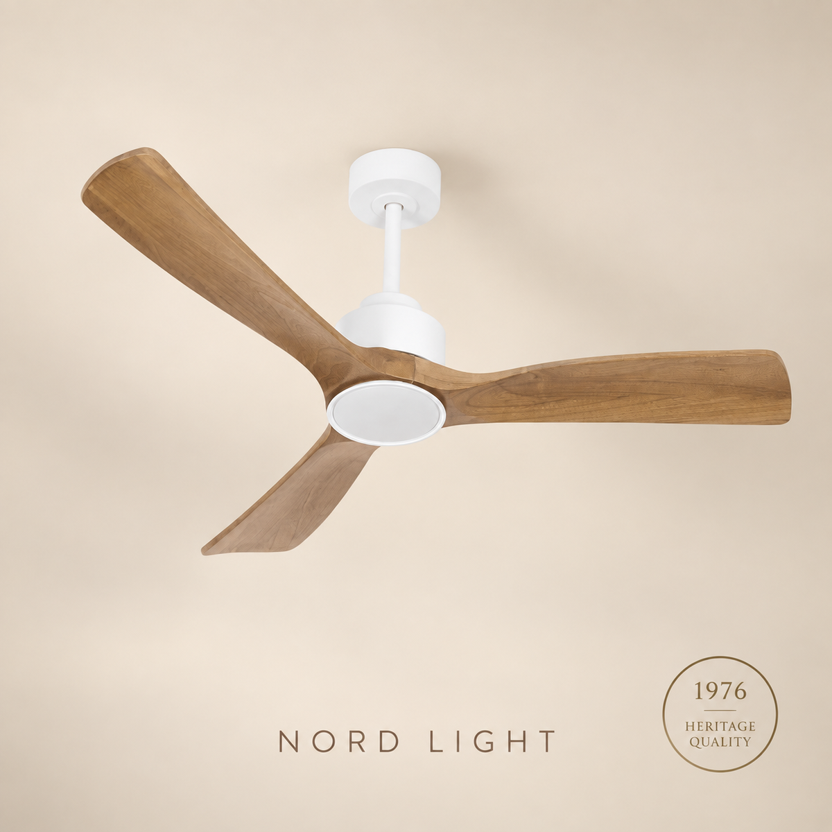 מאוורר תלוי  DC 35W SEVILIA  - גימור לבן  - כנפיים עץ אגוז — FAN CLUB | NORD LIGHT