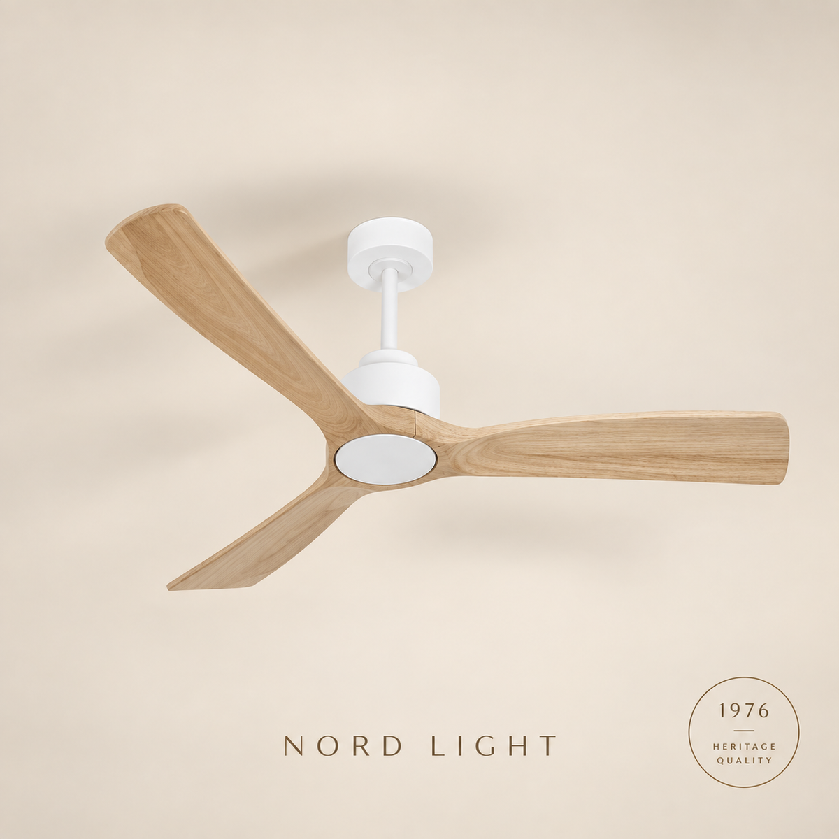 מאוורר תלוי DC 35W SEVILIA - גימור לבן - כנפיים עץ טבעי — FAN CLUB | NORD LIGHT