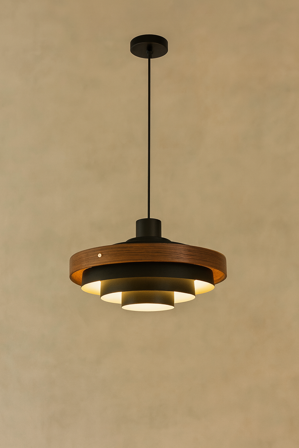 תלוי דקורטיבי מודרני "Aura Wood" – שילוב עץ ומתכת